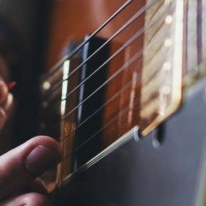 Guitare moderne et guitare basse