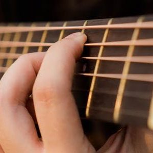 Guitare moderne, classique et basse